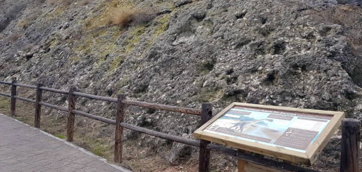 Elemento interpretativo para el yacimiento del Puente Escuriza en Ariño (Teruel).