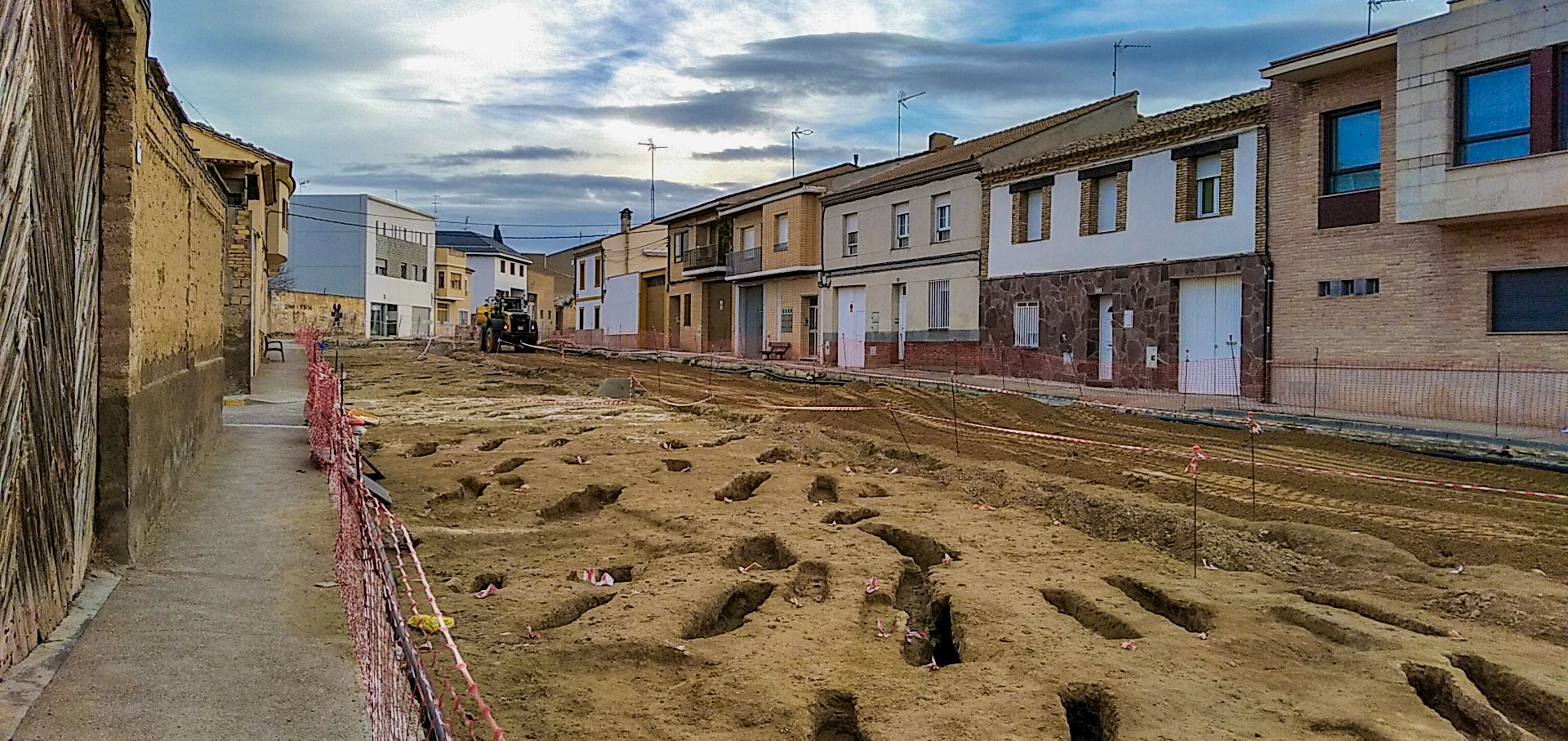 Excavación arqueológica de la calle Obispo José María Conget en Tauste.