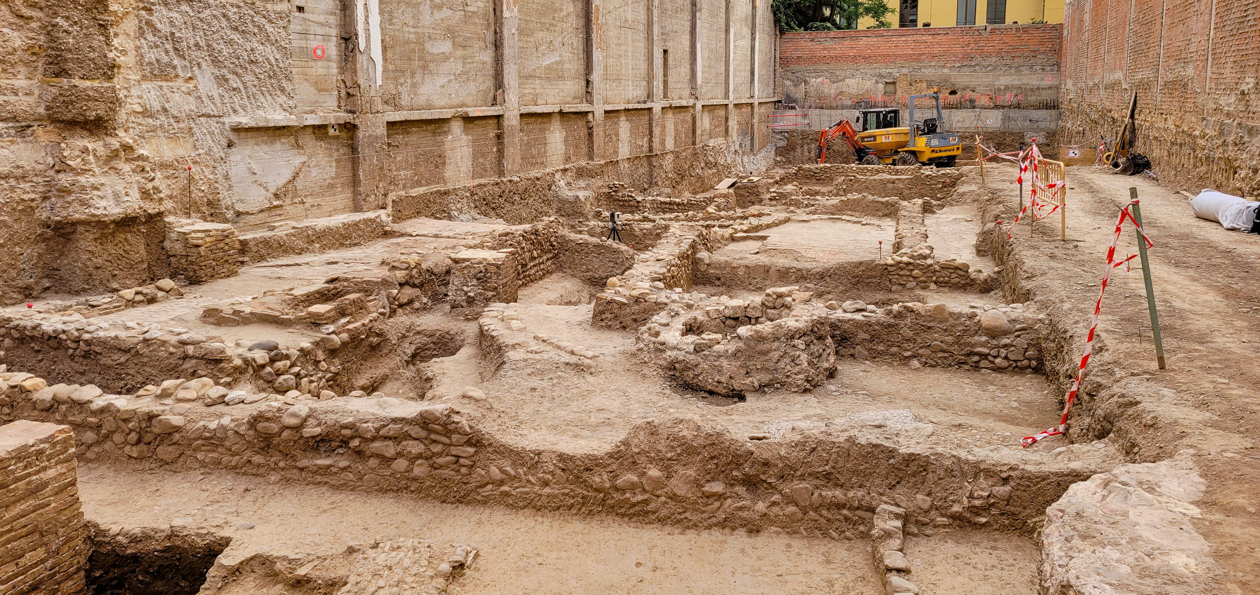 Excavación arqueológica en la calle Cinco de Marzo, Zaragoza.